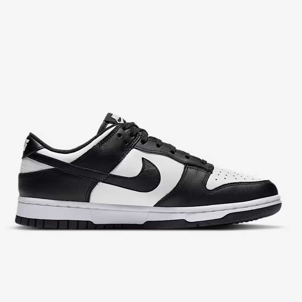 Nike Women's Black and White Sneakers